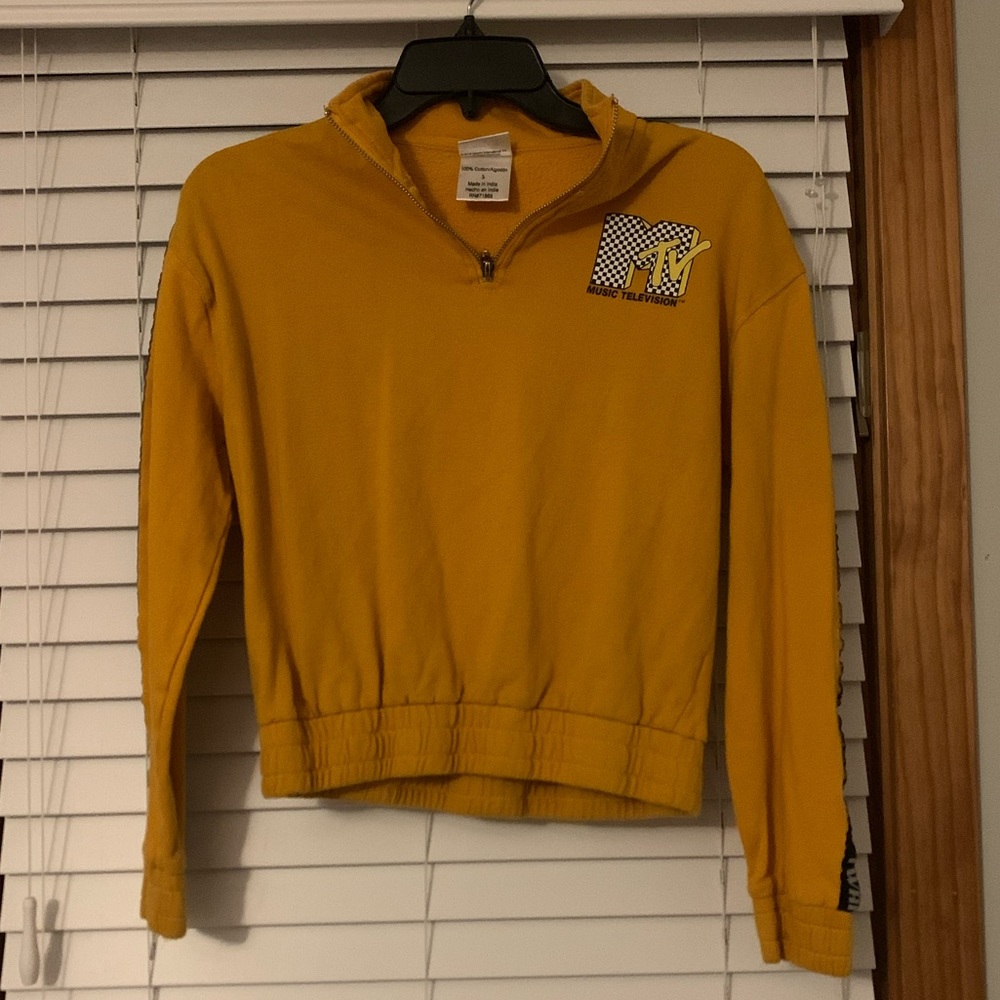Yellow MTV Top